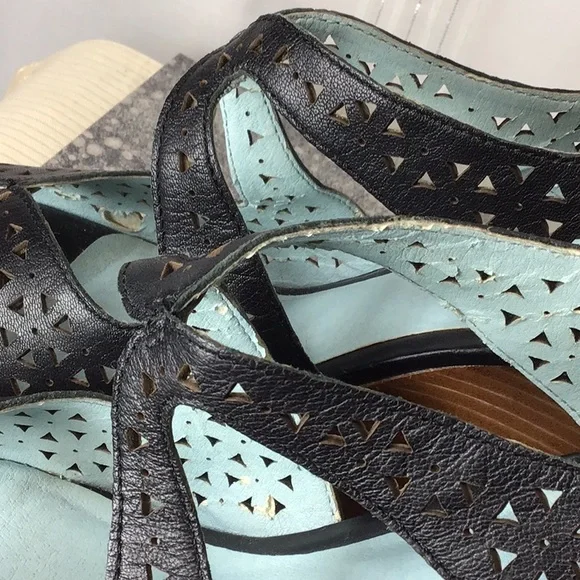 🐚 Seychelles Black Eyelet Leather Back Zip Platform Wedge Heel Sandals Sz.8.5 - Picture 4 of 10